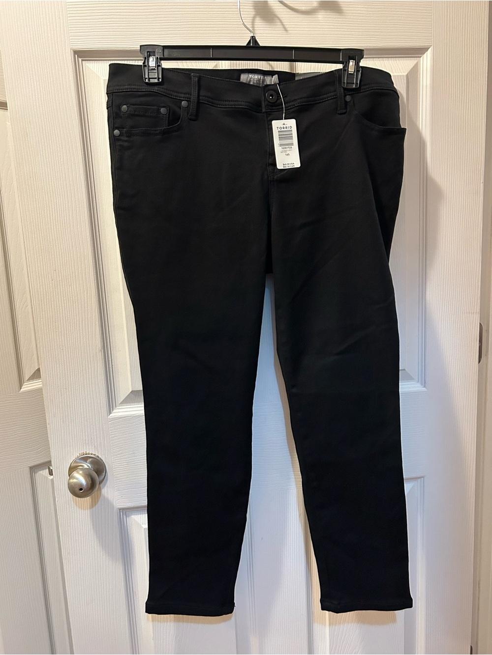 Torrid Size 16S Sateen Stretch Luxe Black Skinny Jeans NWT